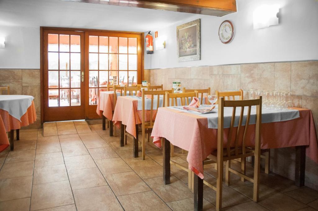 Hostal Montserrat Tona Cameră foto